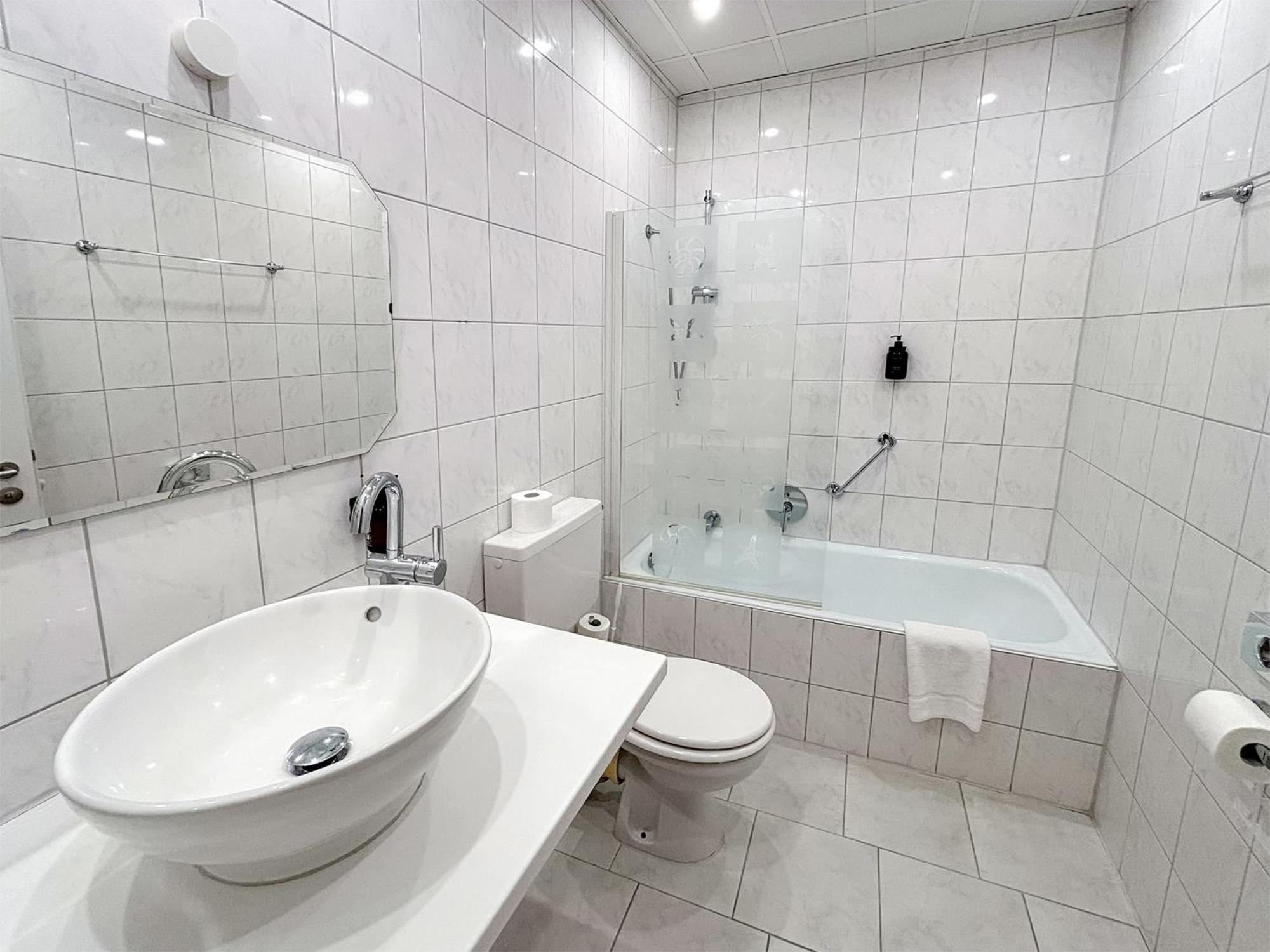Dormero Hotel Wilhelmshaven Buitenkant foto